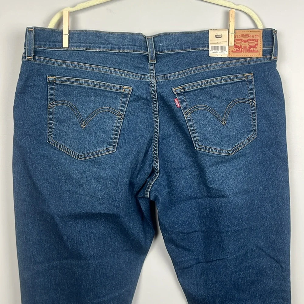 NWT Levi's Womens Boyfriend Fit Jeans‎ - SZ 34